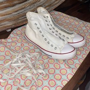 gently used white converse